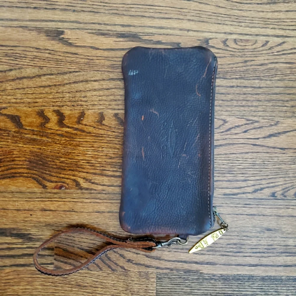 NWOT Canoe Leather Wristlet - Picture 2 of 3
